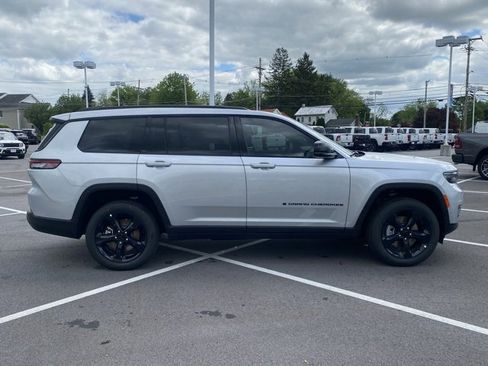 New 2025 Jeep Grand Cherokee L Limited w/ Luxury Tech Group II image 9