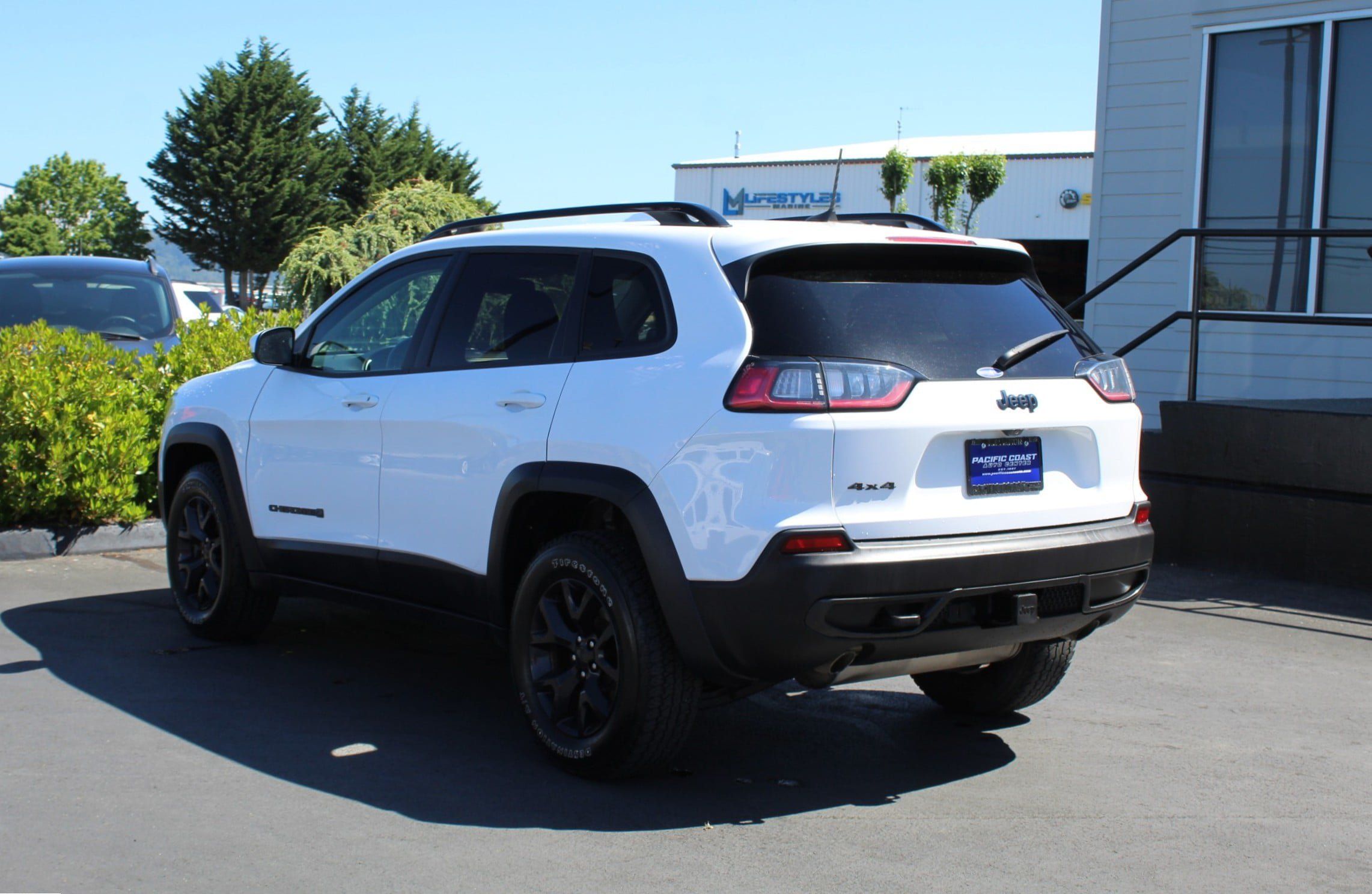 Used 2019 Jeep Cherokee Sport AWD/4WD image 4