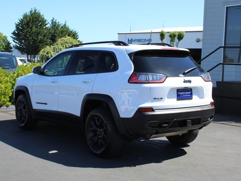 Used 2019 Jeep Cherokee Sport AWD/4WD image 4