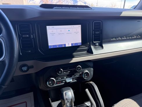 Used 2023 Ford Bronco Big Bend w/ Sasquatch Package image 12