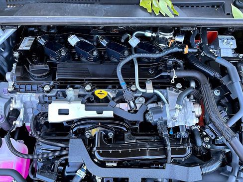 Used 2025 Toyota Prius LE FWD image 32