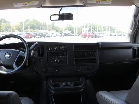 Used 2019 Chevrolet Express 2500 LS w/ Driver Convenience Package image 8