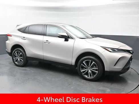 Used 2024 Toyota Venza LE AWD/4WD image 9