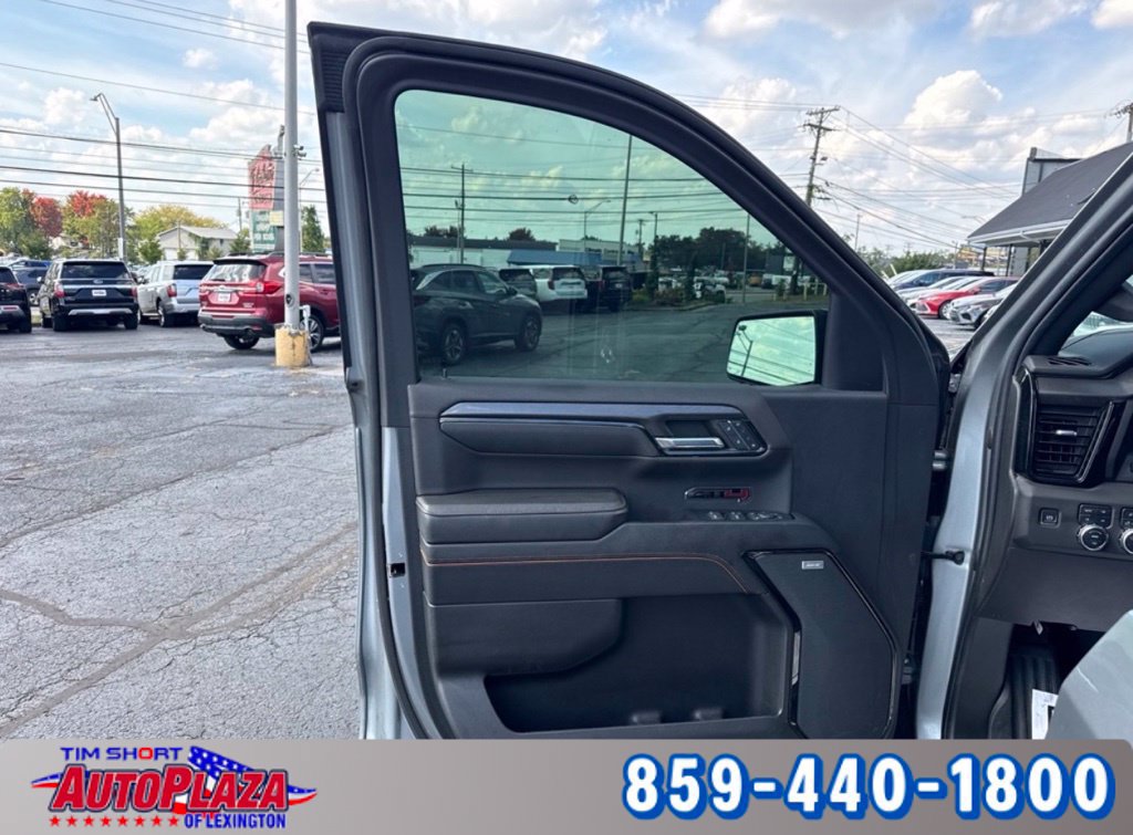 Used 2023 GMC Sierra 1500 AT4 w/ AT4 Premium Package AWD/4WD image 12