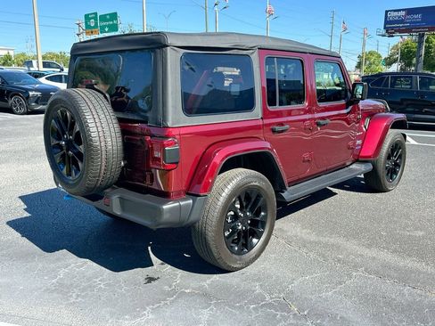 Used 2022 Jeep Wrangler Unlimited Sahara AWD/4WD image 5