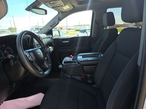 Used 2020 Chevrolet Silverado 1500 Custom w/ Custom Value Package image 6