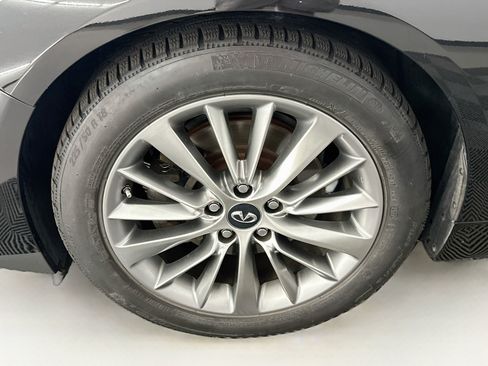 Used 2019 INFINITI Q50 Luxe w/ Essential Package (3.0T Luxe) AWD/4WD image 11