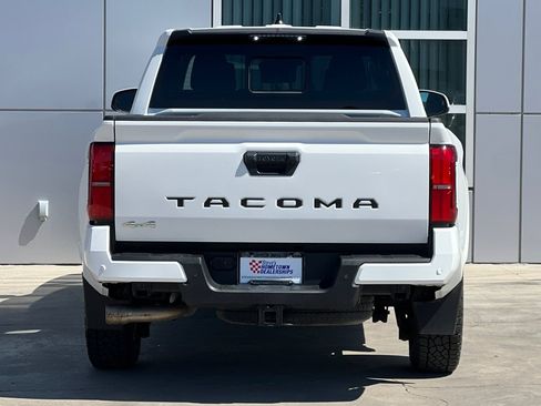 Used 2024 Toyota Tacoma SR5 AWD/4WD image 5