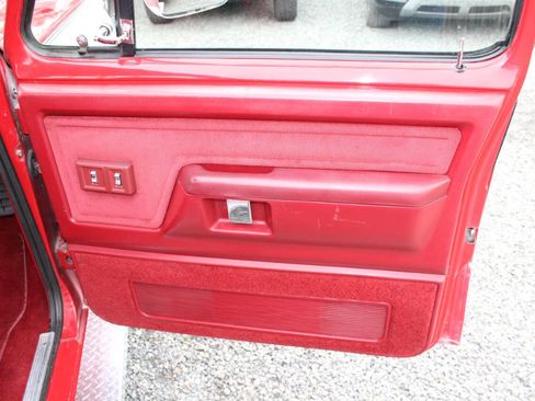 Used 1992 Dodge D/W Truck 150 image 19