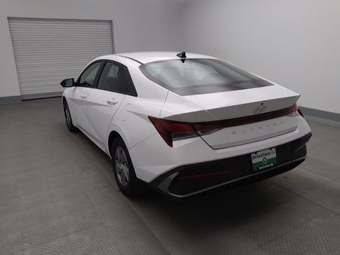 Used 2025 Hyundai Elantra SE image 5