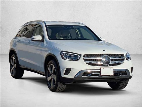 Used 2022 Mercedes-Benz GLC 300 4MATIC image 3