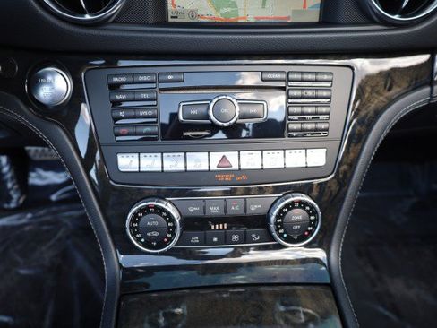 Used 2014 Mercedes-Benz SL 550 image 35