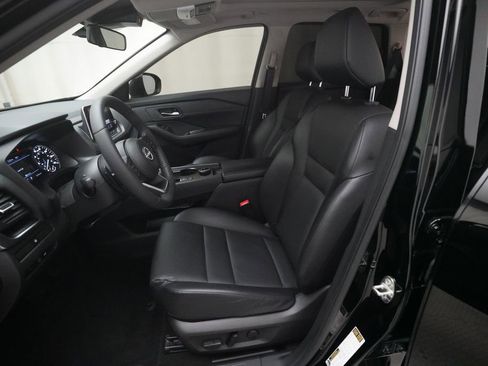 Certified 2024 Nissan Rogue SV w/ SV Premium Package AWD/4WD image 7