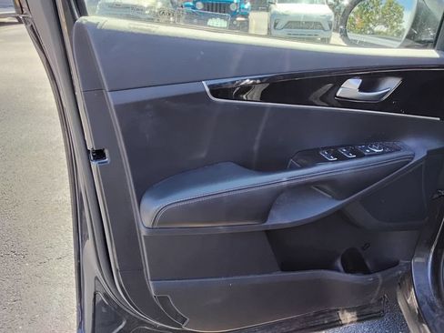 Used 2018 Kia Sorento AWD image 8