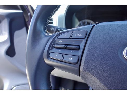 Used 2021 Hyundai Venue FWD image 14