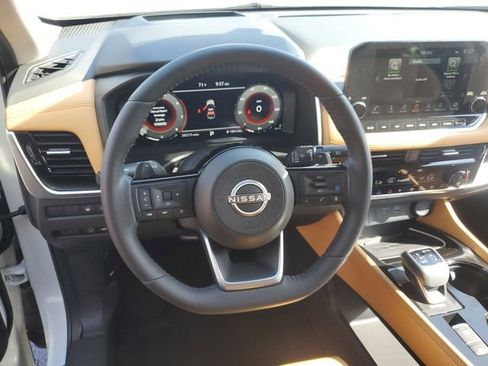 Certified 2023 Nissan Rogue Platinum w/ Platinum Premium Package FWD image 18