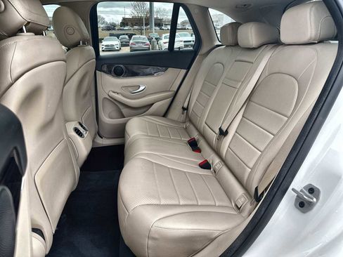 Used 2022 Mercedes-Benz GLC 300 image 4