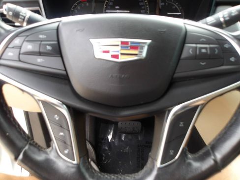 Used 2018 Cadillac XT5 Luxury w/ Driver Awareness Package FWD image 20