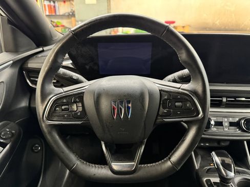 Used 2024 Buick Envista Preferred w/ Convenience I Package FWD image 28