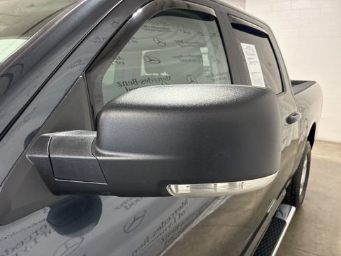Used 2020 RAM 1500 Classic SLT w/ Luxury Group image 12