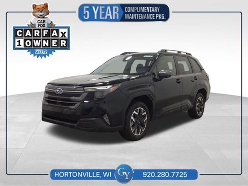 Used 2025 Subaru Forester Premium AWD/4WD image 1