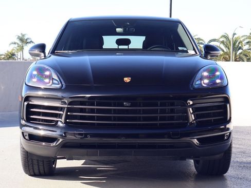 Certified 2023 Porsche Cayenne Platinum Edition image 6