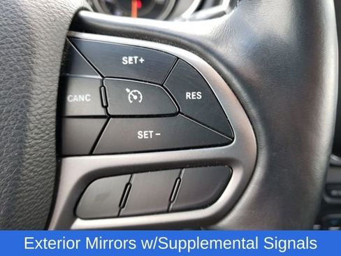 Used 2019 Jeep Cherokee Latitude Plus w/ Cold Weather Group image 13