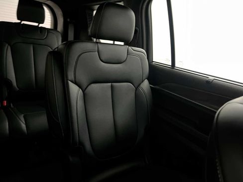 Used 2024 Jeep Grand Cherokee L Limited w/ Luxury Tech Group II AWD/4WD image 14