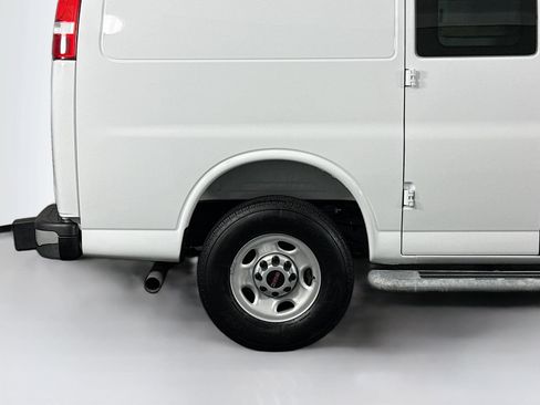 Used 2025 GMC Savana 2500 w/ Driver Convenience Package RWD image 32
