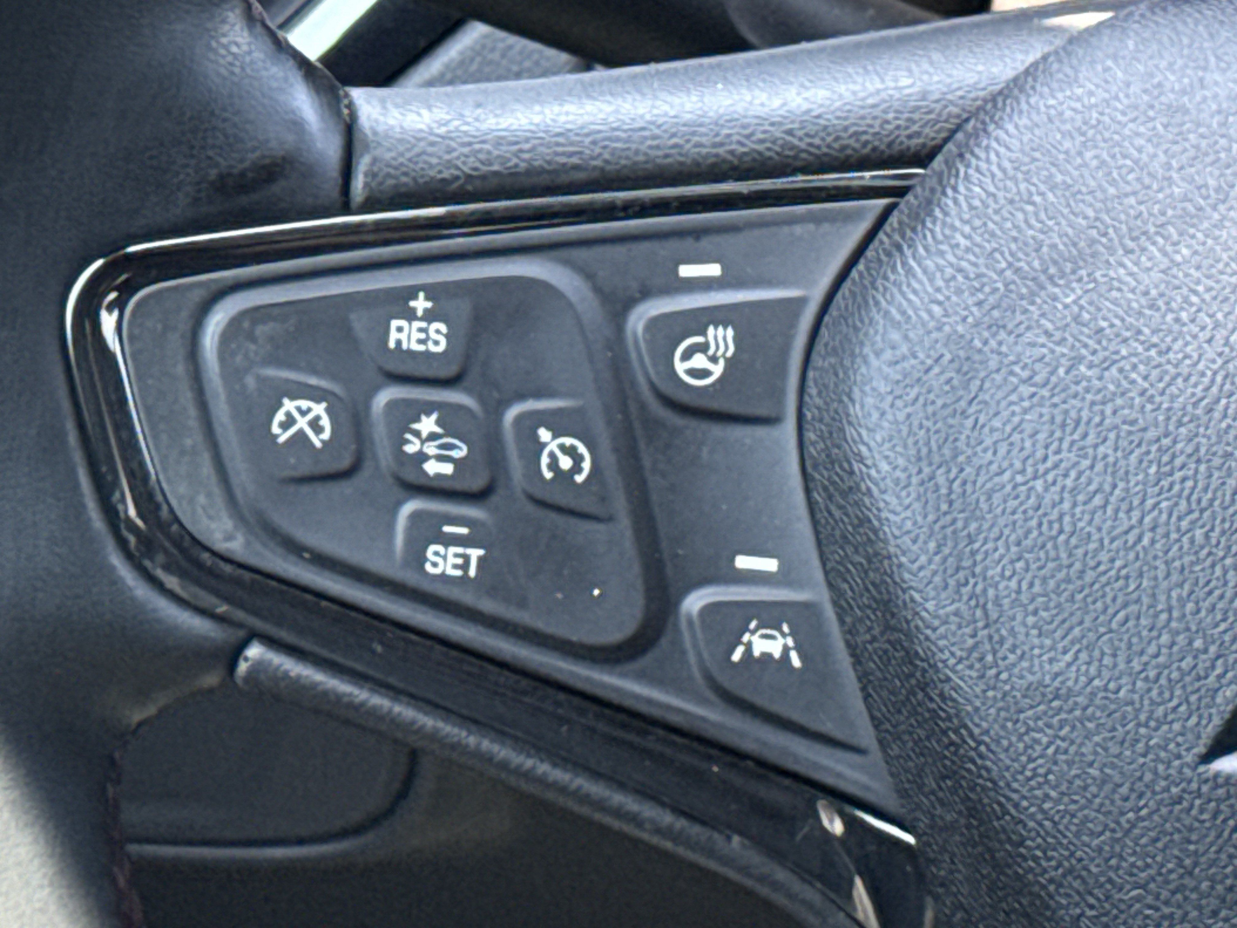 Used 2023 Chevrolet Equinox RS w/ RS Leather Package FWD image 26