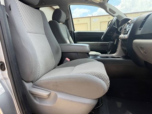 Used 2013 Toyota Tundra 4x4 Double Cab w/ SR5 Pkg image 16