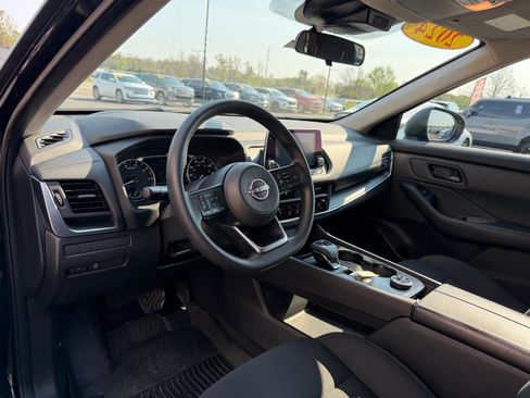 Used 2024 Nissan Rogue S image 13