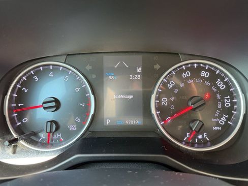 Used 2020 Toyota RAV4 LE FWD image 23