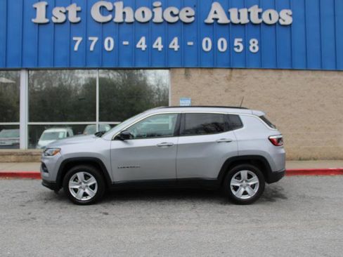 Used 2022 Jeep Compass Latitude FWD image 8