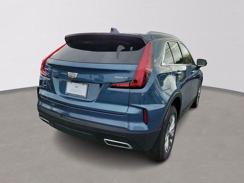 Used 2025 Cadillac XT4 Premium Luxury w/ Cold Weather Package AWD/4WD image 4