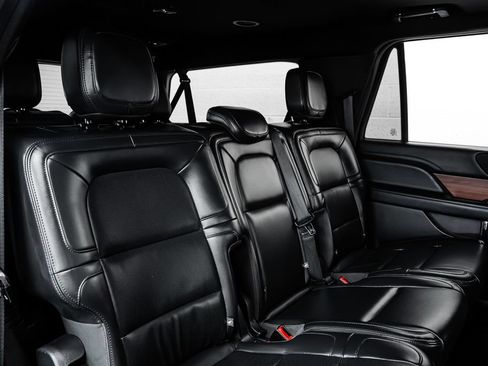 Used 2024 Lincoln Navigator L 4WD image 33
