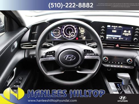 Used 2023 Hyundai Elantra Blue image 15