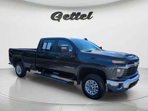 Used 2024 Chevrolet Silverado 2500 LT image 3