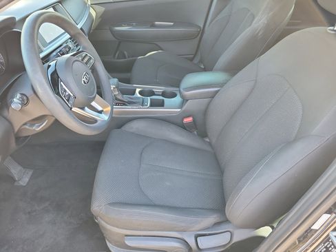 Used 2019 Kia Optima LX image 3