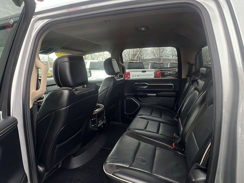Used 2019 RAM 1500 Laramie image 31