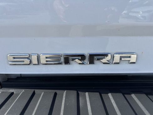 Used 2018 GMC Sierra 1500 SLT w/ All Terrain Package AWD/4WD image 32