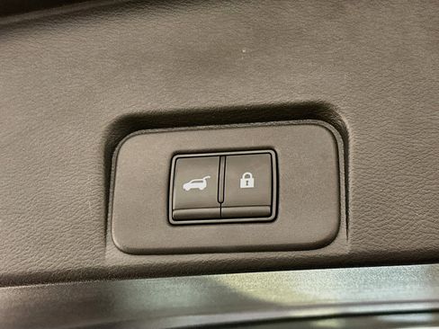 Used 2023 Nissan Rogue SL AWD/4WD image 31