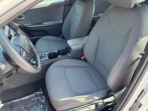 Used 2025 Kia K4 FWD image 34