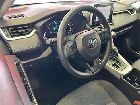 Used 2025 Toyota RAV4 XLE AWD/4WD image 13