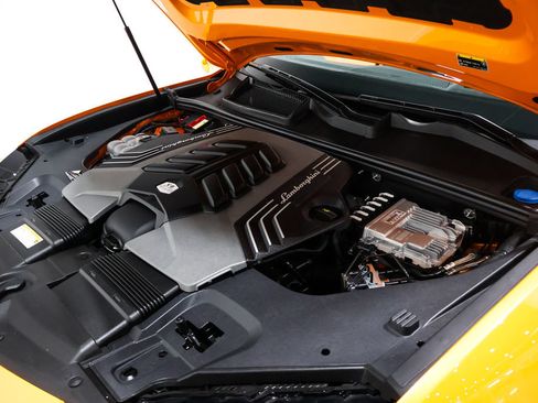 Used 2021 Lamborghini Urus AWD/4WD image 59