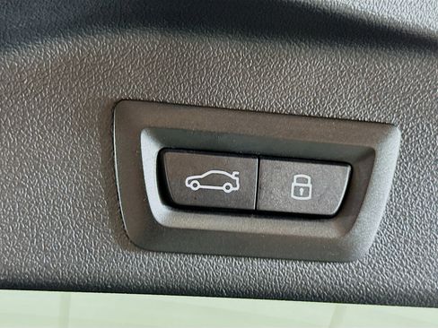 Used 2025 BMW X5 xDrive50e image 31