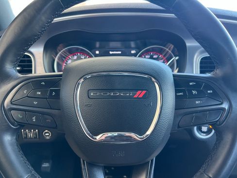Used 2019 Dodge Charger SXT RWD image 22