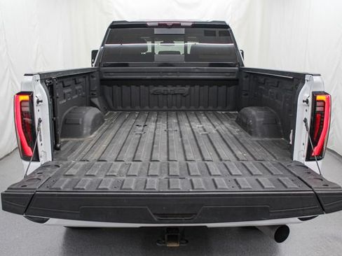 Used 2024 GMC Sierra 2500 AT4 w/ AT4 Preferred Package AWD/4WD image 10