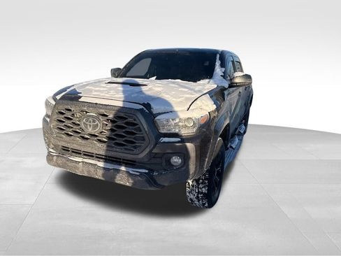 Used 2020 Toyota Tacoma TRD Sport image 11