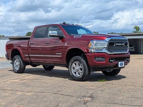 Used 2022 RAM 2500 Limited w/ Towing Technology Group AWD/4WD image 2